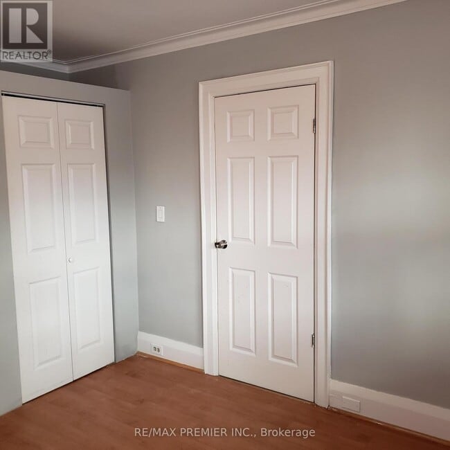 Building Photo - 118 Bude St