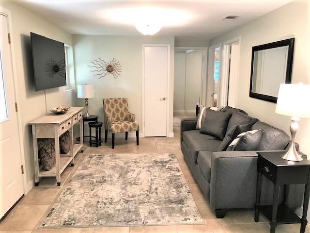 Foto del edificio - 244 Hilltop Dr