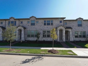 Building Photo - 3429 Solana Cir