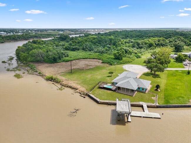 Building Photo - 779 Cr 257