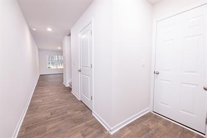 Foto del edificio - Townhome located in Oakmont Valley - 4 bedrooms, 2.5 bathrooms