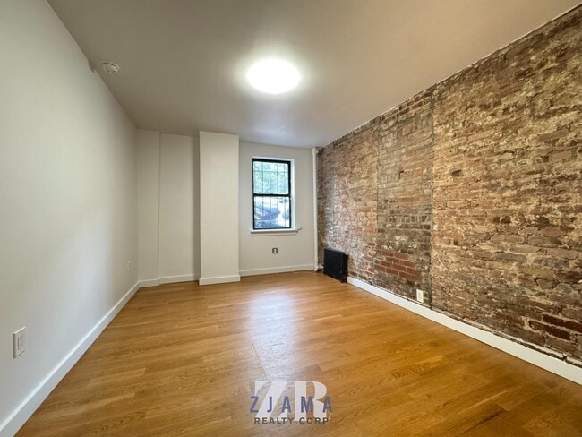 Building Photo - 350 Greene Ave
