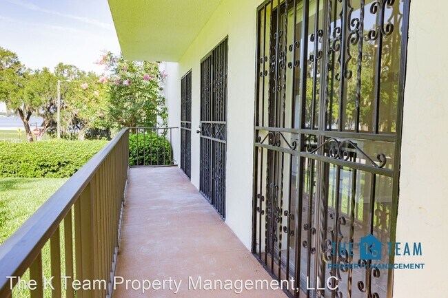 Building Photo - 2 br, 2 bath House - 208 E Lake Howard Dr ...