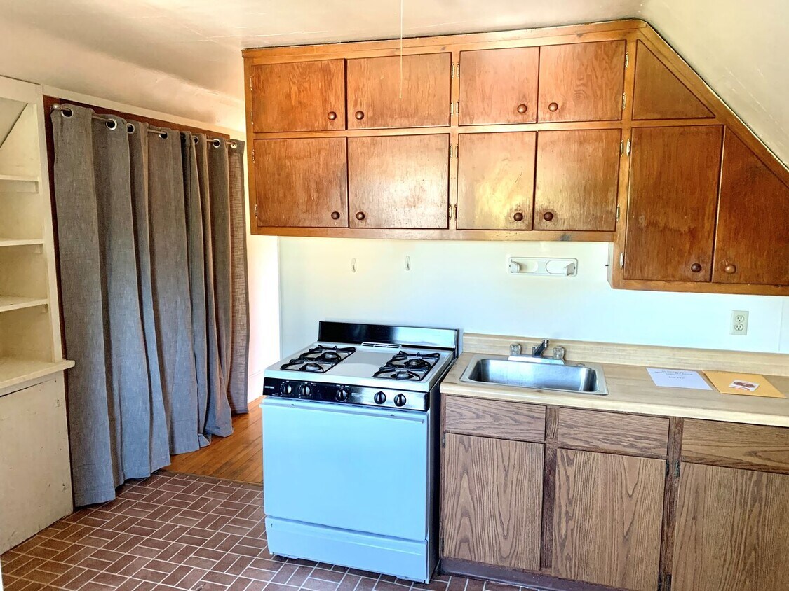 Foto del edificio - Lindholm Properties - 508-510-508 1/2 S. M...