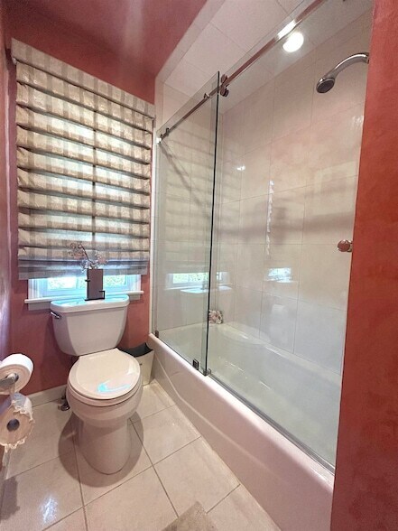 Foto del edificio - 302 Grand Ridge Dr