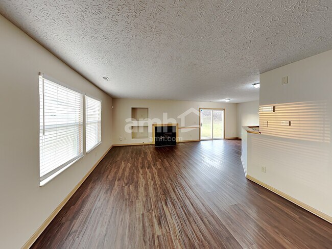 Building Photo - 2107 Waymont Rd