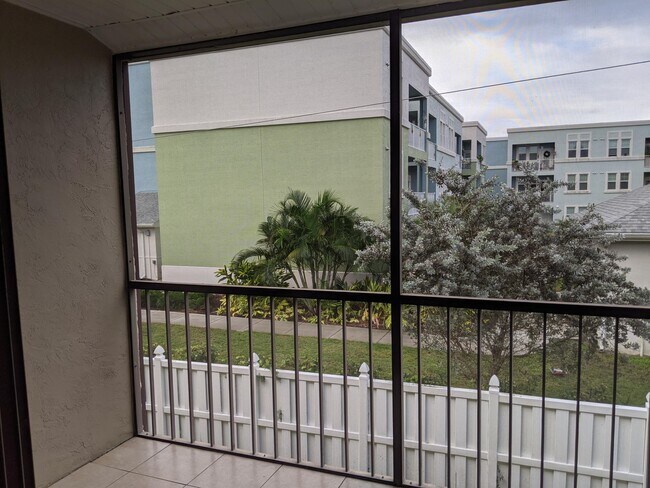 Foto del edificio - 1564 University Ln