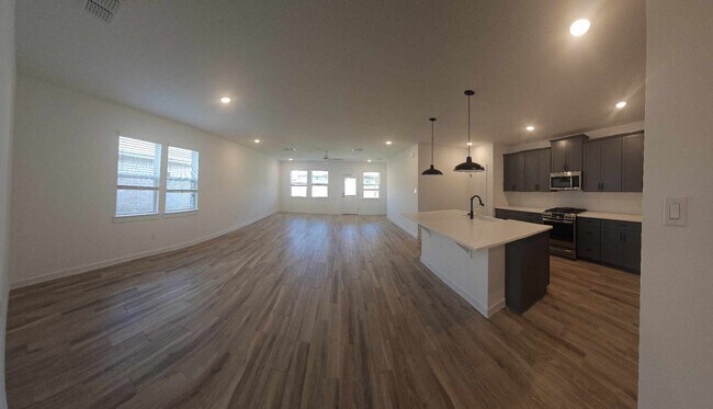 Foto del edificio - 8414 Bay Oaks Dr