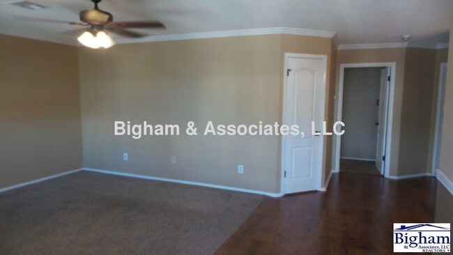 Foto del edificio - 901 S Mays St