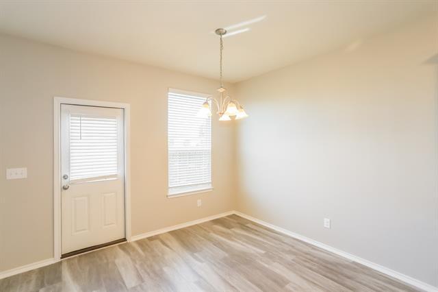 Building Photo - 1833 Vernon Dr