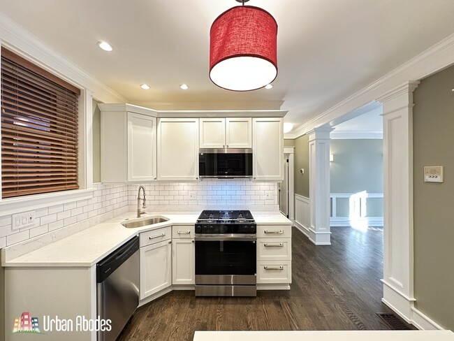 Foto del edificio - 1406 W Cornelia Ave