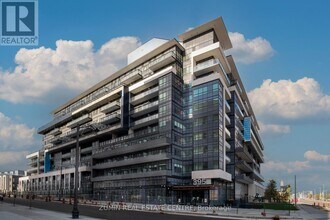 Building Photo - 395 Dundas St W