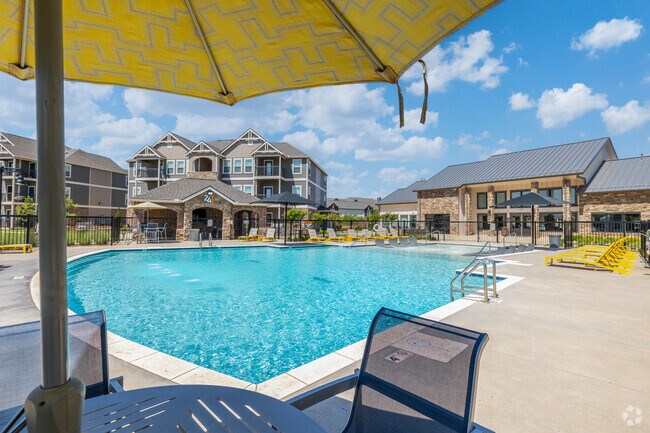 Piscina - 24Hundred Apartments