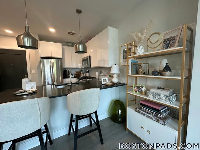 Building Photo - 152 Liverpool St