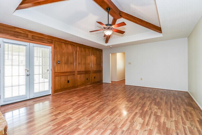 Foto del edificio - 700 Sandy Trail