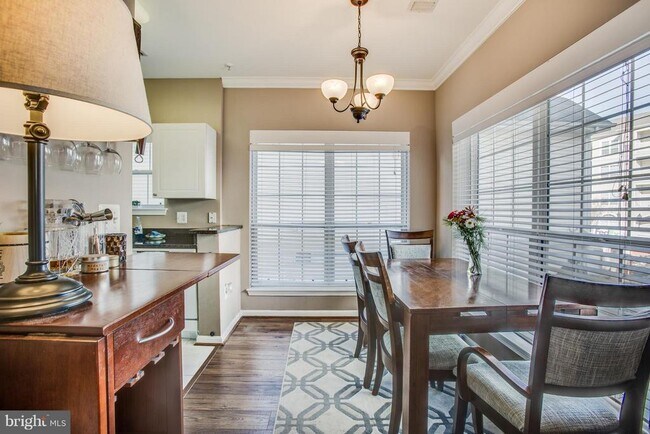 Foto del edificio - 4550 Strutfield Ln