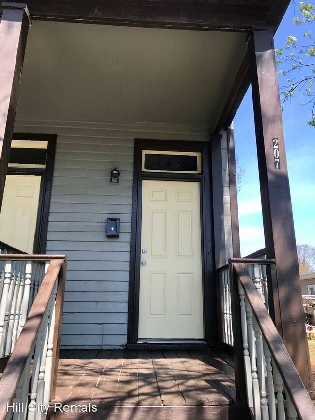 Building Photo - 3 br, 1 bath House - 207 C Street