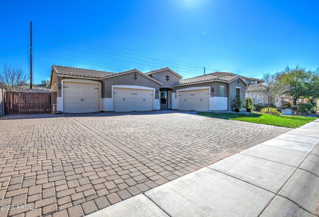 Primary Photo - 2847 E. Odessa St, Mesa, AZ 85213