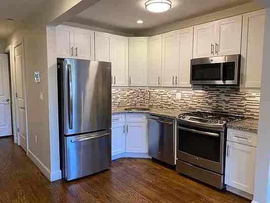 Building Photo - 458 E 29th St