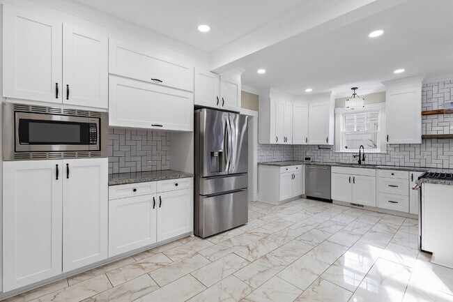 Foto del edificio - Fully updated home in Port Norfolk