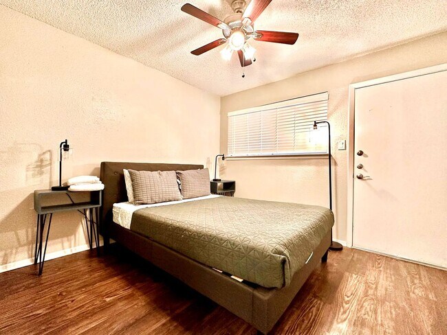 Foto del edificio - 2808 Whitis Ave