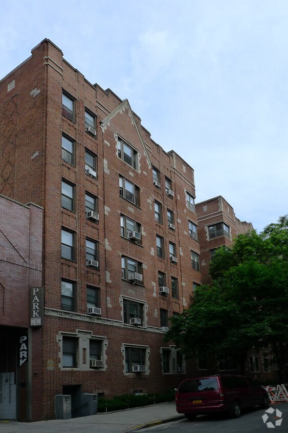 Foto del edificio - 35-54 83rd St
