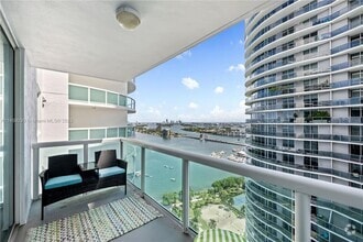 Building Photo - 1800 N Bayshore Dr