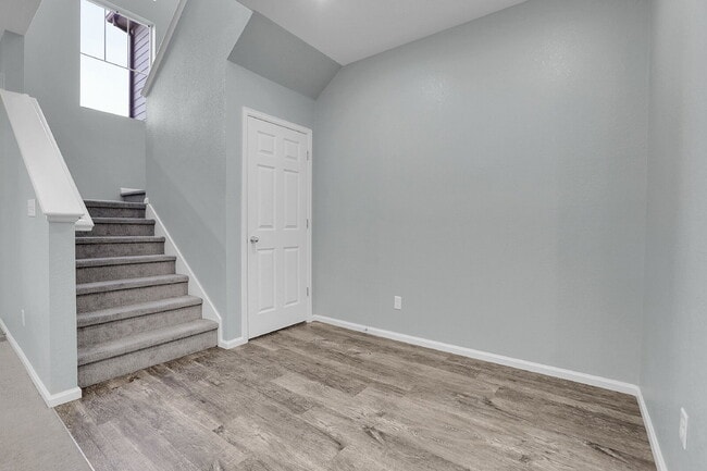 Building Photo - $2,500 - 3 Bed, 2.5 Bath Townhome with Central AC, and In Unit Laundry!