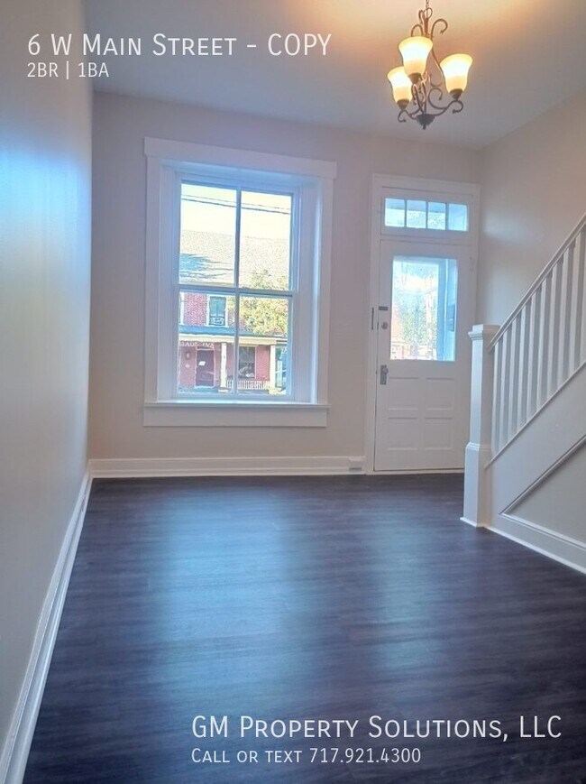 Building Photo - Renovated  2 Bed 1 Bath Townhome  For Rent!