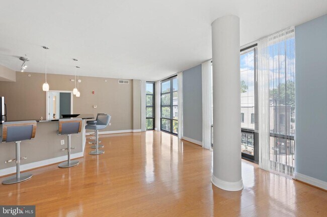Foto del edificio - 2120 Vermont Ave NW