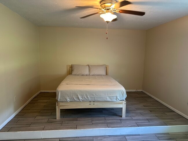 Building Photo - 14919 Four Winds Dr