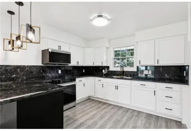 Building Photo - 4859 Bundy Rd