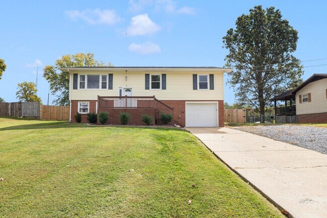 Foto del edificio - 130 Greenmeadow Ln
