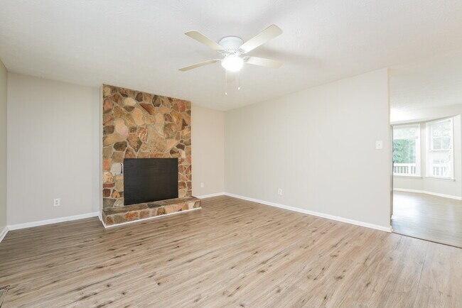 Building Photo - 2511 Nugget Dr SW