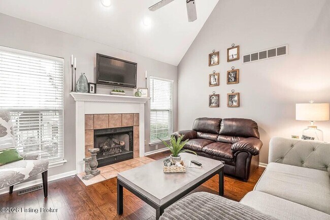 Foto del edificio - 5312 Silver Wing Blvd