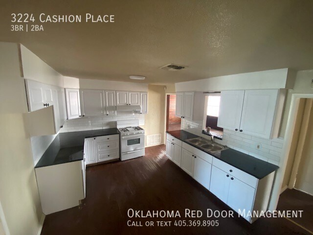 Building Photo - 3224 Cashion Pl