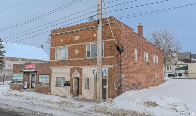 Building Photo - 1204 Niagara St
