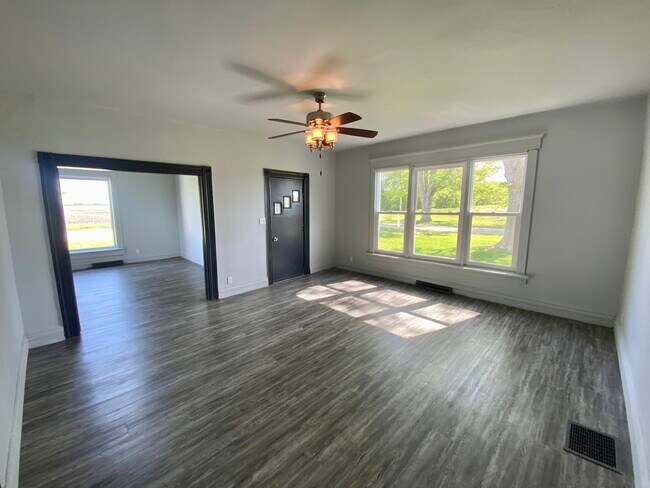 Foto del edificio - 15240 E 1200 North Rd