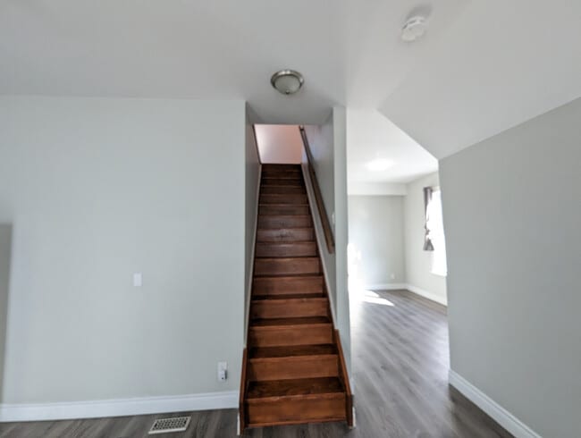 Building Photo - Cool Loft By Kitchener GO Station