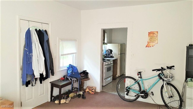 Foto del edificio - 2 br, 1 bath  - 804 W Michigan Ave Apt 1