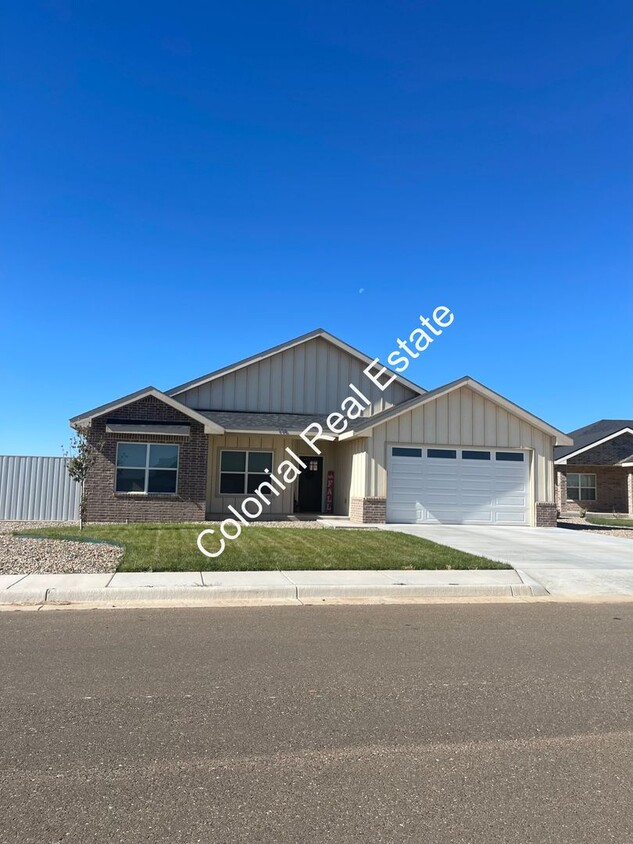 Primary Photo - Coming soon! Beautifully updated, spacious...