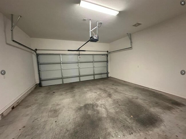 Building Photo - 1931 E 38th 1/2 St