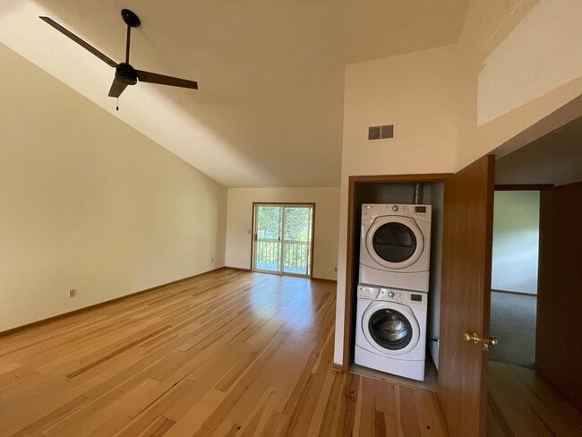 Living Room - 540 Partridge Ct