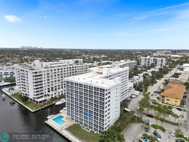 Building Photo - 3100 NE 49th St