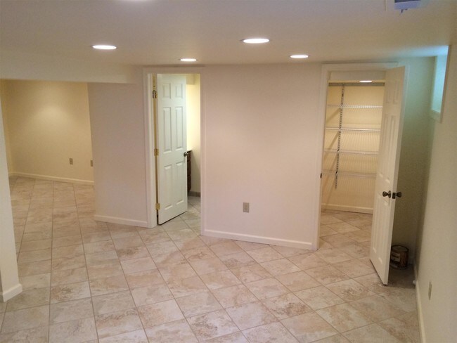 Foto del edificio - 104 Valley Rd