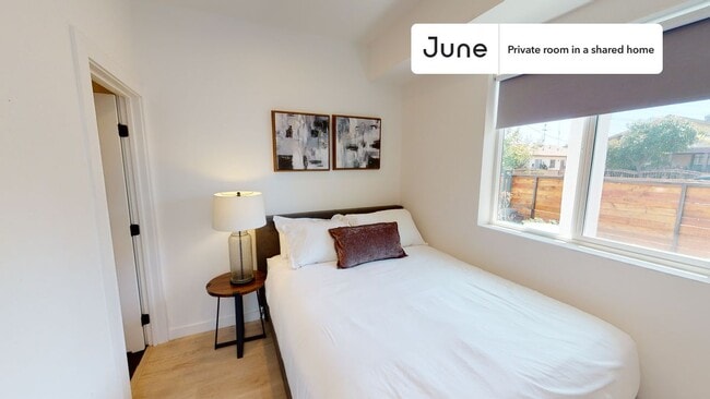 Private bedroom in 4 bed/4.5 bath Home - Private bedroom in 4 bed/4.5 bath Home
