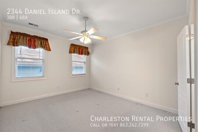 Building Photo - 2344 Daniel Island Dr