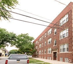 Building Photo - 1154 W Barry Ave