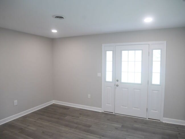 Photo - Charming Single-Family Home with Modern Up...