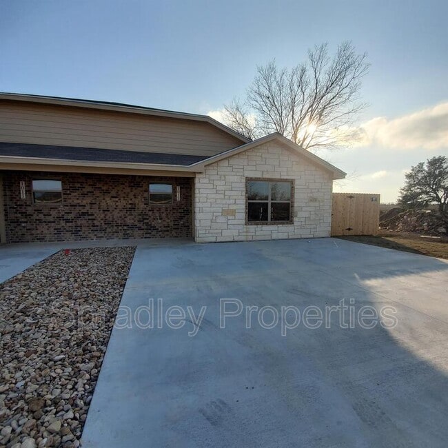 Building Photo - 1013 Laila Ln